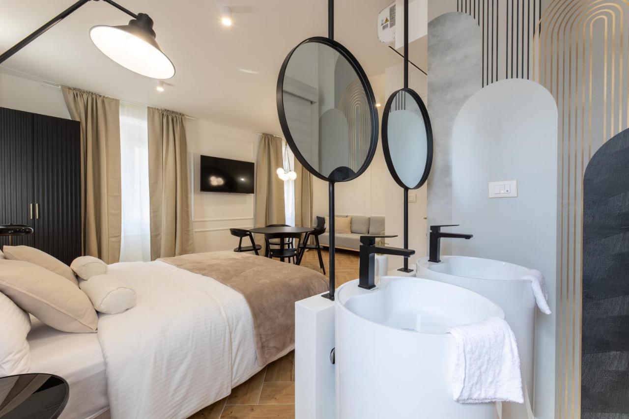 Palace Luxury Suites Split Exterior photo