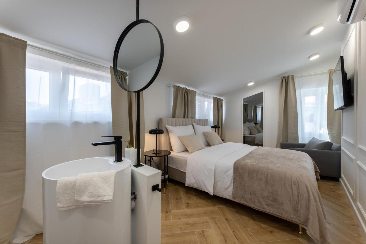 Palace Luxury Suites Split Exterior photo