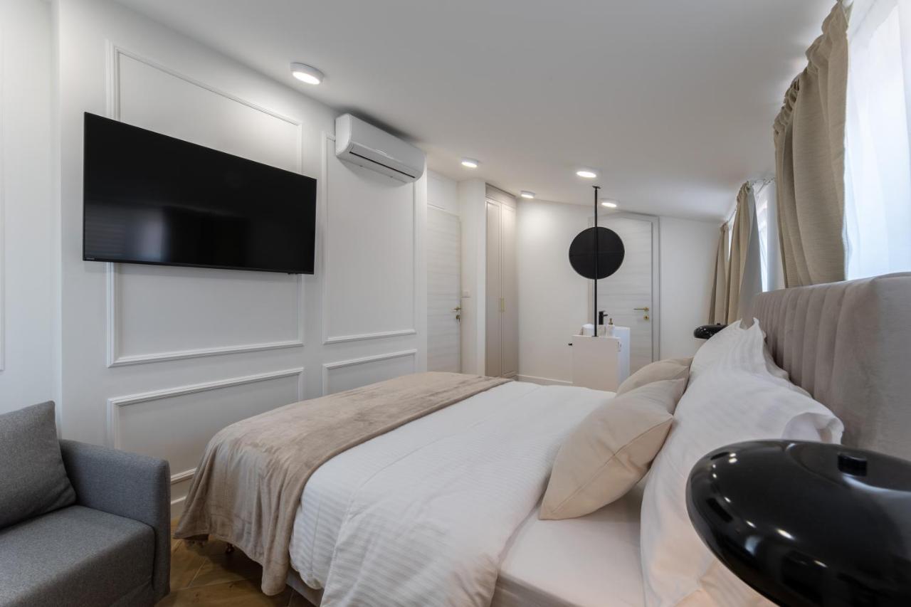 Palace Luxury Suites Split Exterior photo
