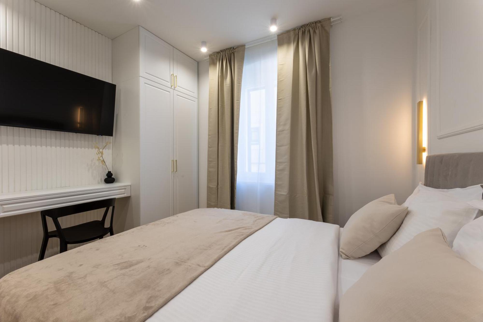 Palace Luxury Suites Split Exterior photo